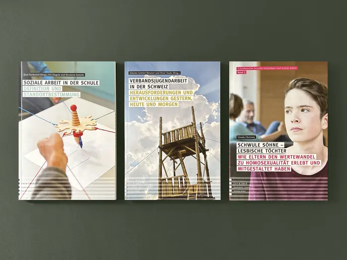 Drei verschiedene Buccover des Verlags